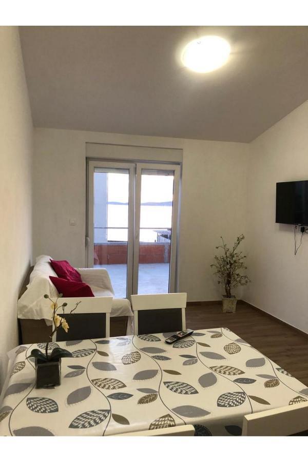 Beach Front Paradise Apartment Sukosan Exterior photo