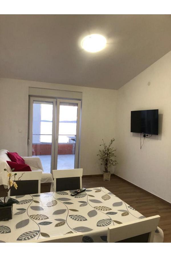 Beach Front Paradise Apartment Sukosan Exterior photo